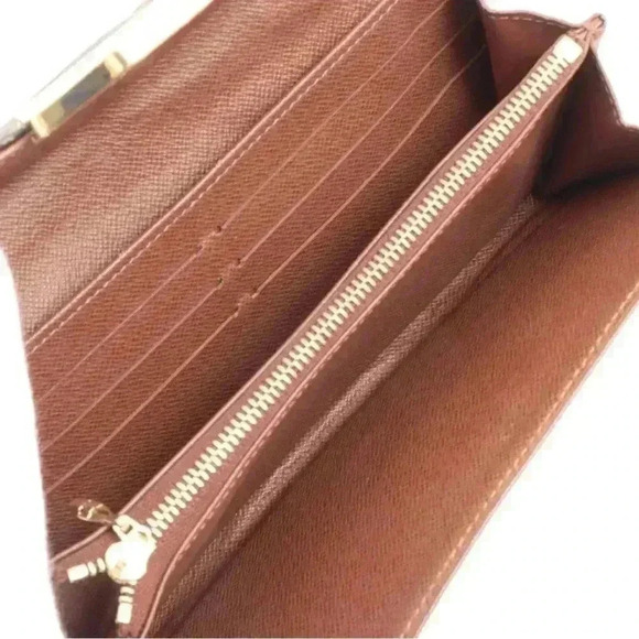 Authentic LOUIS VUITTON Quilted Monogram Etoile w/COA - Picture 11 of 16